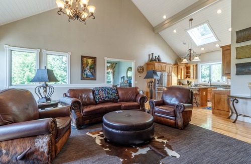 Cullowhee Villa | Beautiful Lake Glenville Mountain Getaway