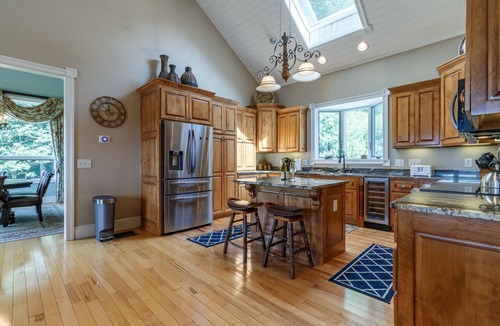 Cullowhee Villa | Beautiful Lake Glenville Mountain Getaway