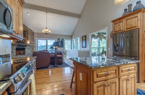 Cullowhee Villa | Beautiful Lake Glenville Mountain Getaway