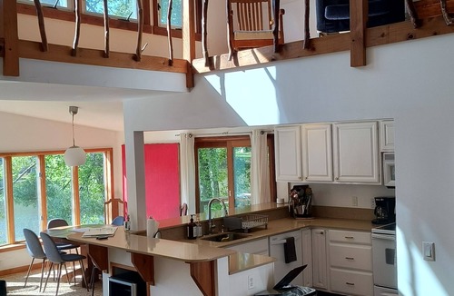 Pine Bush House | Beautiful lake house getaway