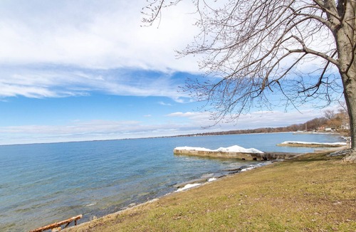 Limerick House | Beautiful Lake House on Lake Ontario