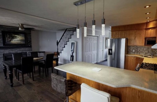 Lavigne House | Beautiful lake house! (pet friendly)