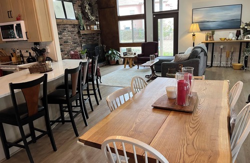 Jonesboro House | Beautiful lake house, 3BR-3BT- 20 min airport, 30 min stadium-south Atlanta