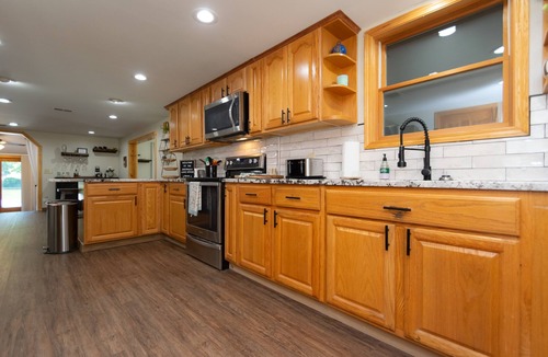Wolcott House | Beautiful Lake House with Hot Tub!