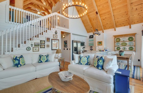Seneca Cottage | Beautiful Lake Keowee Home w/Boat Dock & Fire Pit
