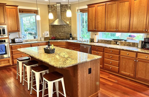 Lake Goodwin House | Beautiful Lake Ki Waterfront