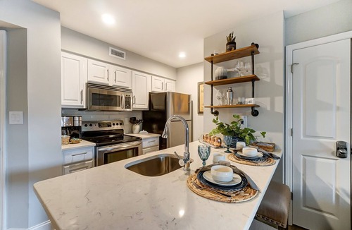 Mount Mourne Condo | Beautiful Lake Norman waterfront location! Comfy and stylish beds & furnishings