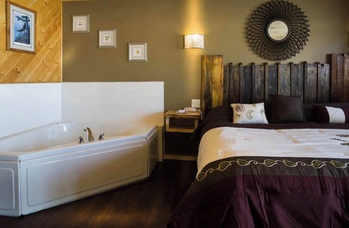 Rice Lake Cabin | Beautiful lake view in Room 15 - Woodland Vista - Curriers Lakeview Lodge