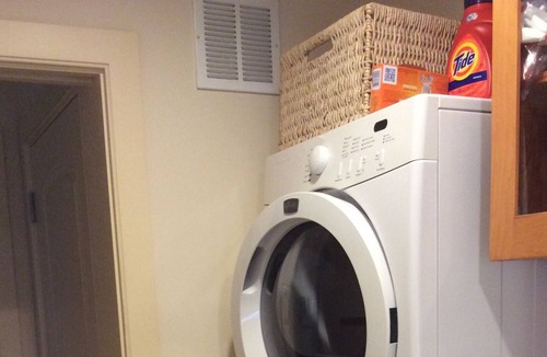 Fairfield Beach House | Beautiful Lake views!