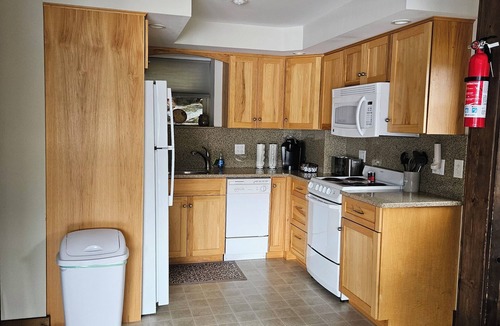 Alton House | Beautiful Lake Winnipesaukee Waterfront!