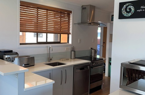 Hannahs Bay House | Beautiful Lakefront Location