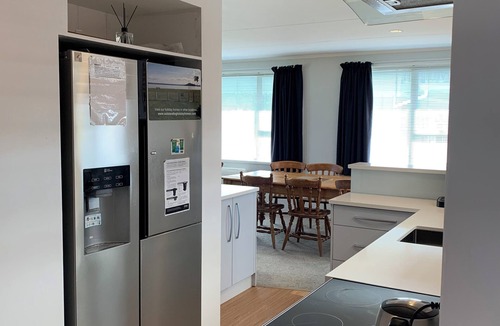 Hannahs Bay House | Beautiful Lakefront Location