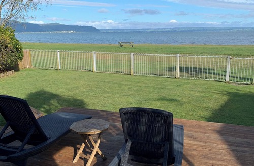 Hannahs Bay House | Beautiful Lakefront Location