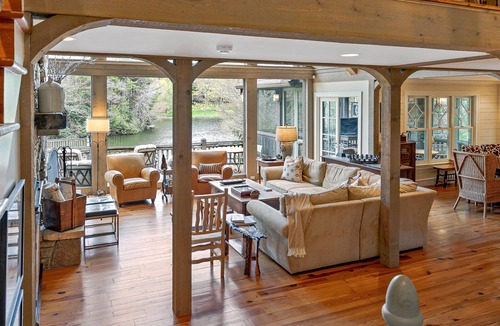 Lake Toxaway House | Beautiful lakefront home nestled into a cove