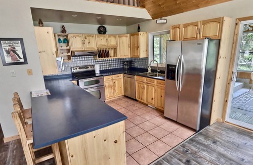 Arnes House | Beautiful Lakefront "A" Frame With Hot Tub, 2 for 3 Nights Jan/Feb Weekends!