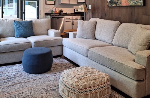 Sebright Cottage | Beautiful lakefront cottage retreat
