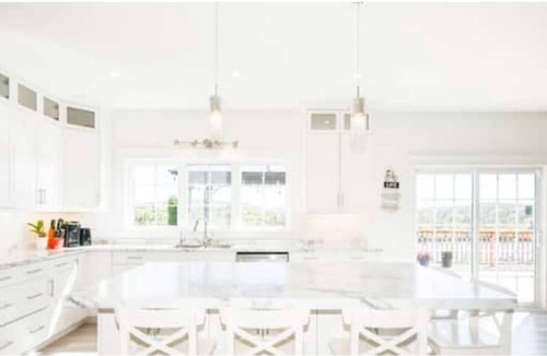 Prospect Bay House | Beautiful Lakefront Home Near Peggy’s Cove