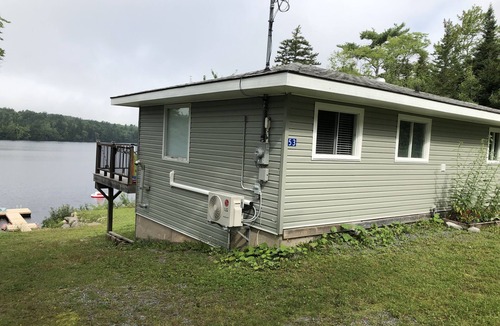 Chester Cottage | Beautiful Lakefront Cottage