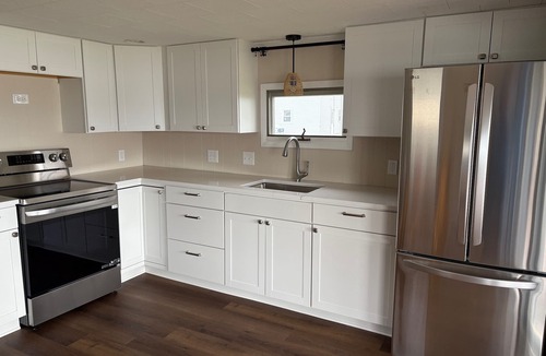 Ashville House | Beautiful Lakefront Cottage with Dock