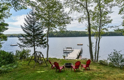 Raymond House | Beautiful Lakefront Escape - Book Your Fall Foliage GetAway!
