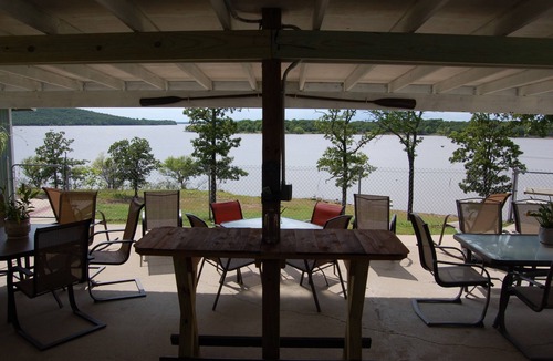 Blocker House | Beautiful Lakefront Home At Sunset Shores