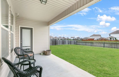 Slidell House | Beautiful Lakefront Home
