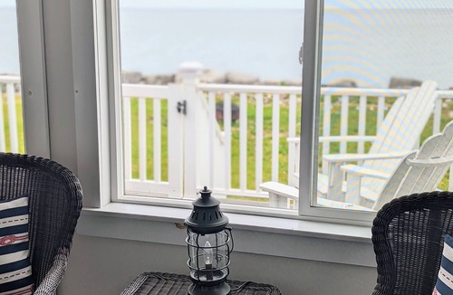 Knapp Shores House | Beautiful Lakefront Home