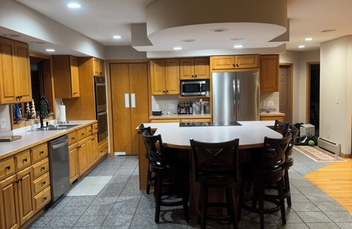 Alder Creek House | Beautiful lakefront home perfect for multifamily vacation