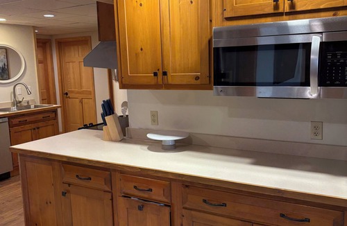 Alder Creek House | Beautiful lakefront home perfect for multifamily vacation