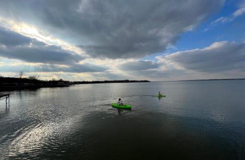 West Tawakoni House | Beautiful lakefront house in private woods