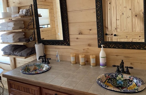 Broaddus House | Beautiful Lakefront Log Cabin that will take your breath away.