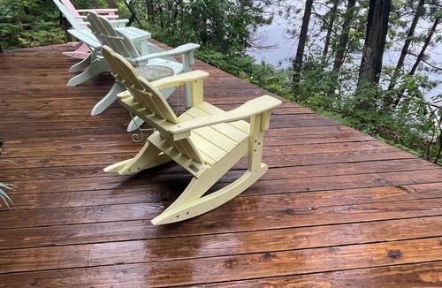 Mancelona Cottage | Beautiful lakefront setting with pontoon boat available to rent. nnn