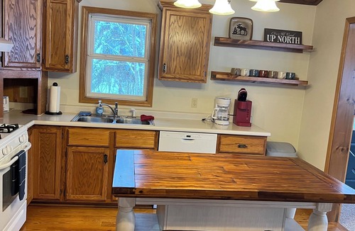 Vilas County Cottage | Beautiful lakefront cabin just minutes from downtown Eagle River!