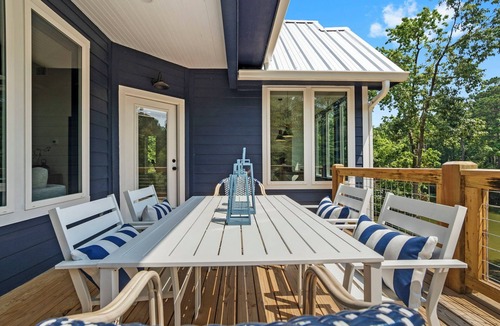 Pointblank House | Beautiful Lakefront Retreat on 1 Acre/Monthly Discount!