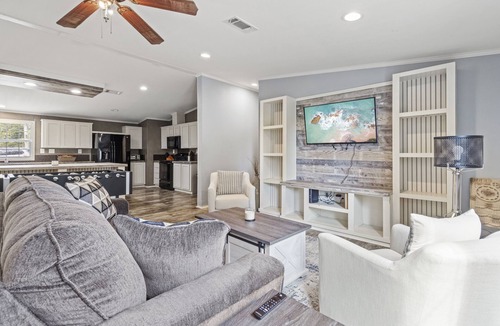 Coffee City House | Beautiful Lakehouse - Near Lake - Cabin Feel - TX