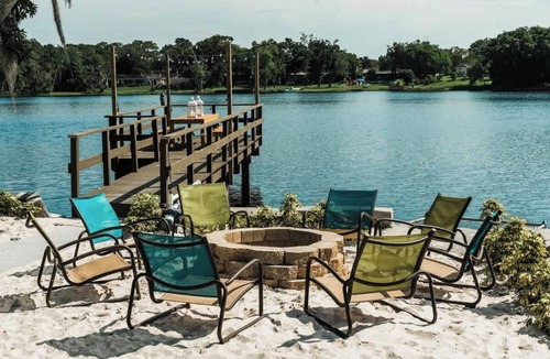 Casselberry House | * Beautiful Lakehouse with Pool and Movie Theater*