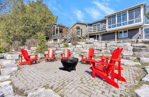 Glen Huron Cottage | Beautiful Lakeside Cottage w/Sauna