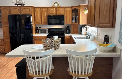 Pembroke Apartment | Beautiful Lakeside Apt between Boston and Cape Cod