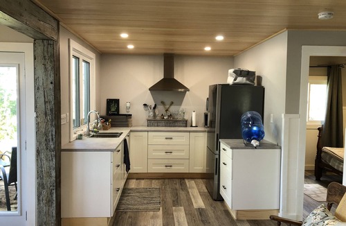 West Arm Cottage | Beautiful Lakeside Cottage