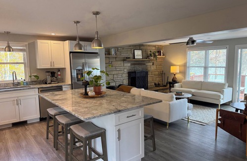 Oakland Cottage | Beautiful Lakeside Cottage on Quiet Street with Private Dock, Kayaks & Fire Pit