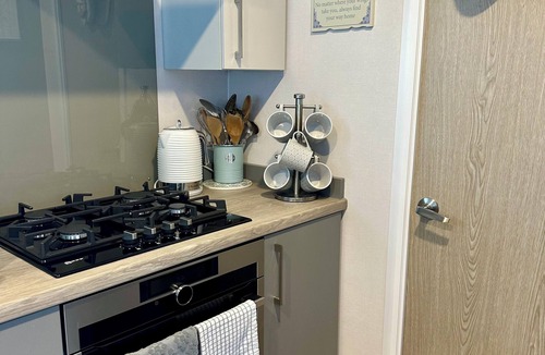 East Dereham Cabin | Beautiful lakeside Lodge in tranquil setting