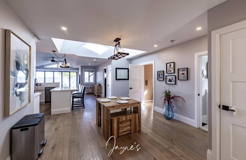 Alcona Cottage | Beautiful Lakeside Retreat on Lake Simcoe