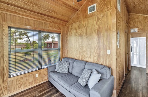 Frisco Cabin | Beautiful Lakeside Tiny House Cabin