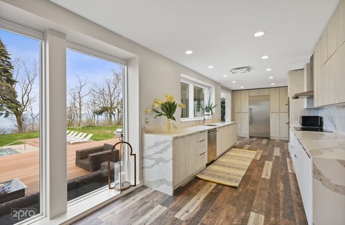 Benton Harbor Villa | Beautiful Lakeview Property with the private beach