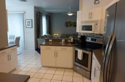 Sunset Lakes House | Beautiful Lakeview 5 bed 4 Bath South Facing Pool/Spa Home