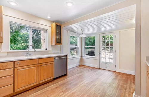 Ashland House | Beautiful Land with creek and woods, sweet home gardens, 1 M to Ashland hospital
