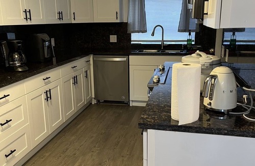 Silver Lake House | Beautiful large 4 bedrooms one level home in Everett.