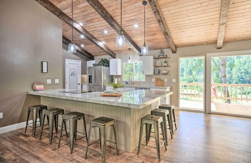 Glencoe Cabin | Beautiful Large close to Skiing/Wine Tasting!