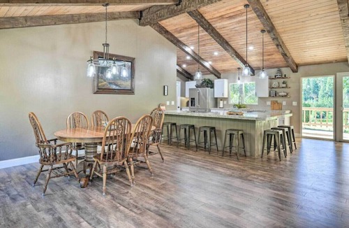 Glencoe Cabin | Beautiful Large close to Skiing/Wine Tasting!