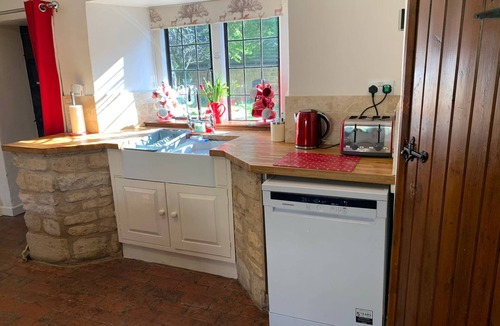 Weldon Apartment | Beautiful Large Farm House Weldon